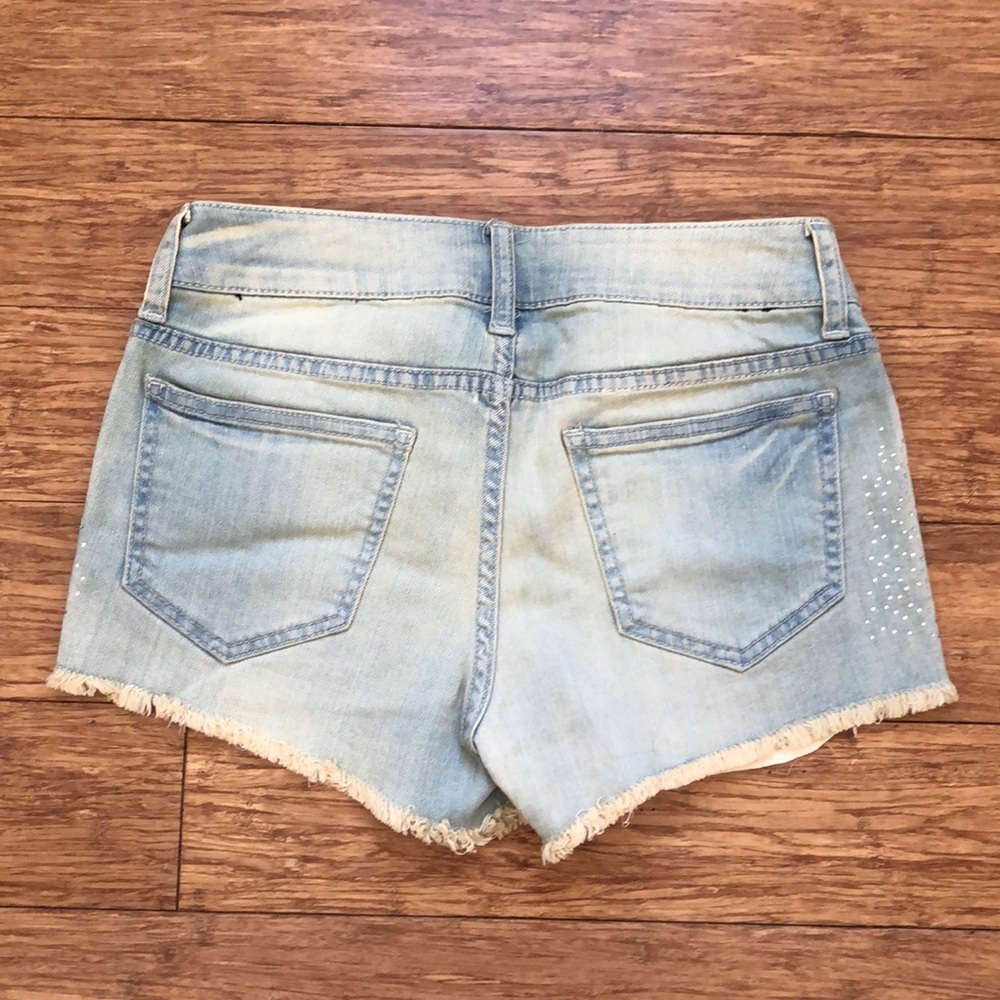 Decree cutoffs with sparkling rhinestone embellishments - Picture 3 of 5